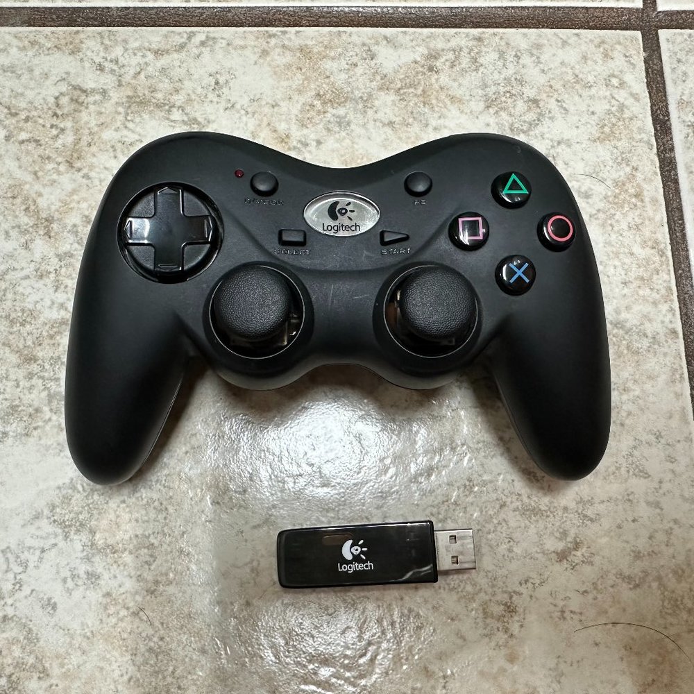 Wireless Logitech PS3 Controller with Receiver
